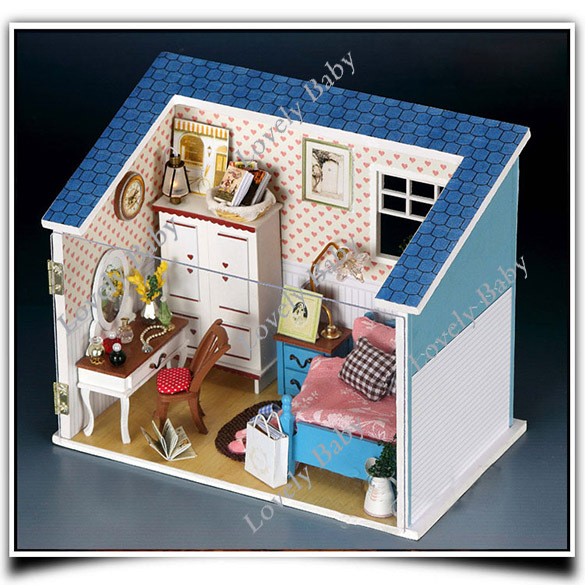 Кукольный домик с фурнитурой