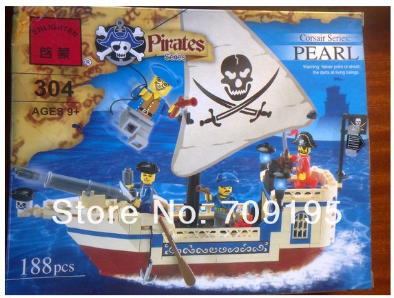 Детский конструктор пиратский корабль с командой