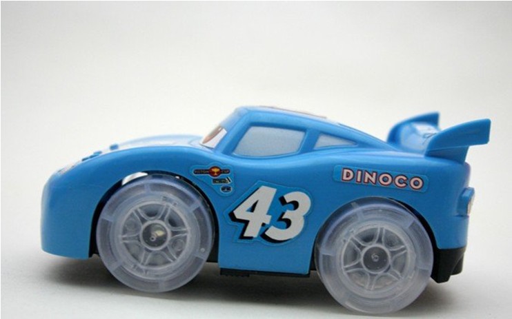 Игрушечная светящаяся машинка