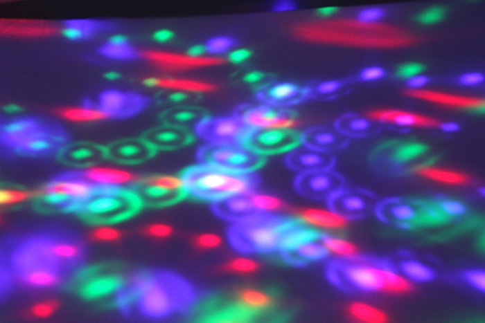 Праздничное вращающееся освещение