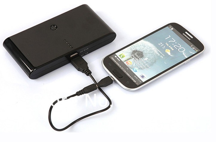 Внешний  20000мАч  аккумулятор c зарядным устройством для iPhone/PSP/Samsung