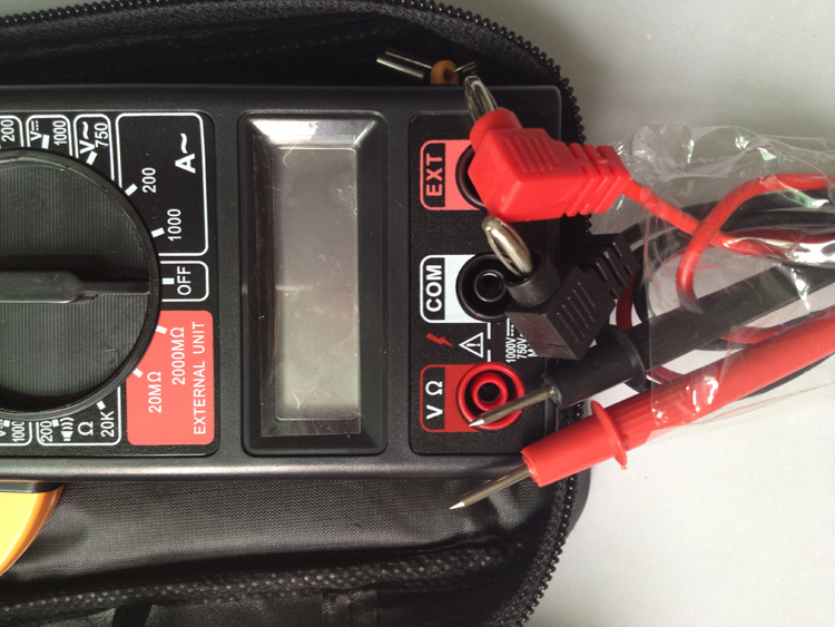 Портативный мультиметр-тестер, 230 мм х 70 мм х 37 мм, Максимальное входное напряжение: 750V A.C.