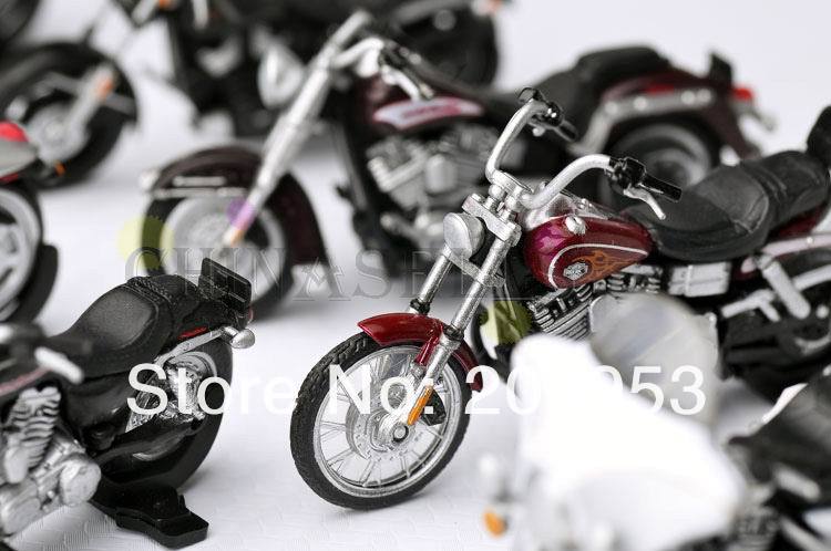 Набор игрушечных мотоциклов, 8 шт.