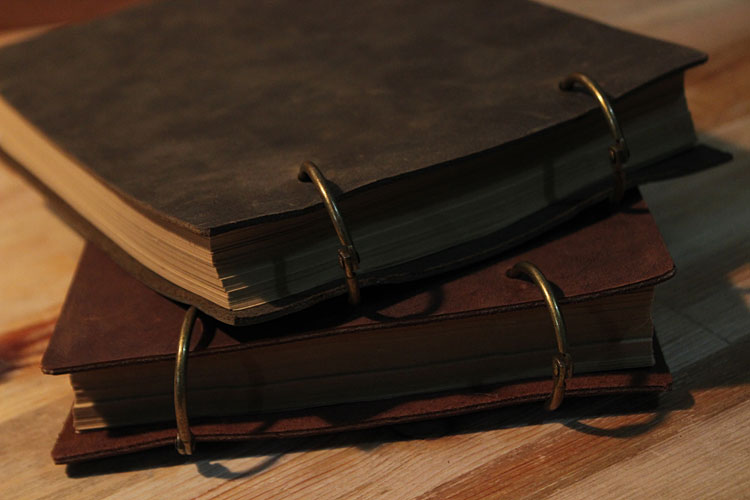 Блокнот из воловьей кожи