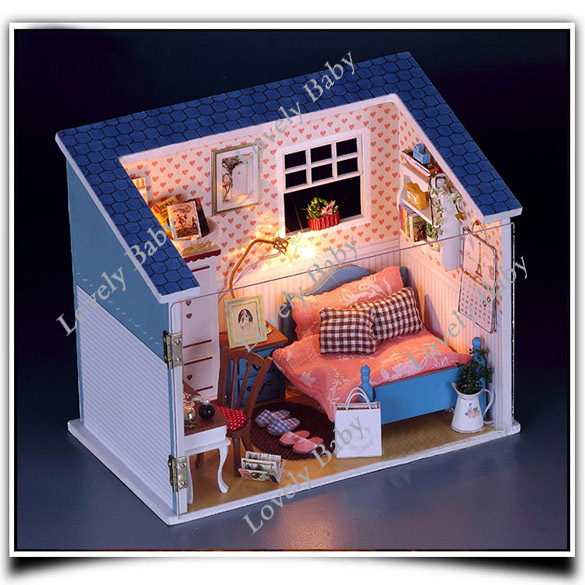 Кукольный домик с фурнитурой
