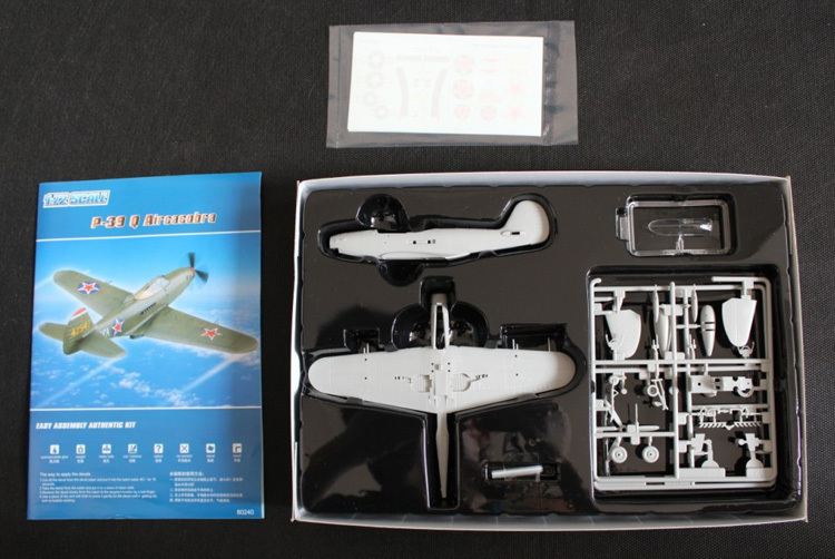 Сборная пластиковая модель американского легкого учебного самолета T-6G времен Второй Мировой Войны и послевоенного периода