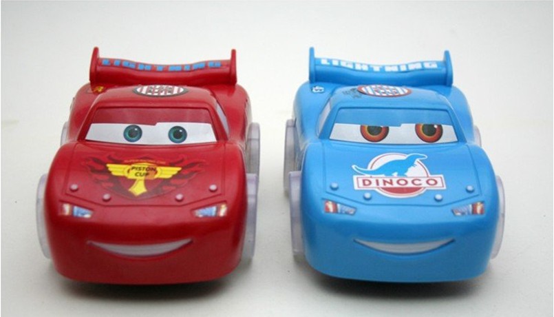 Игрушечная светящаяся машинка