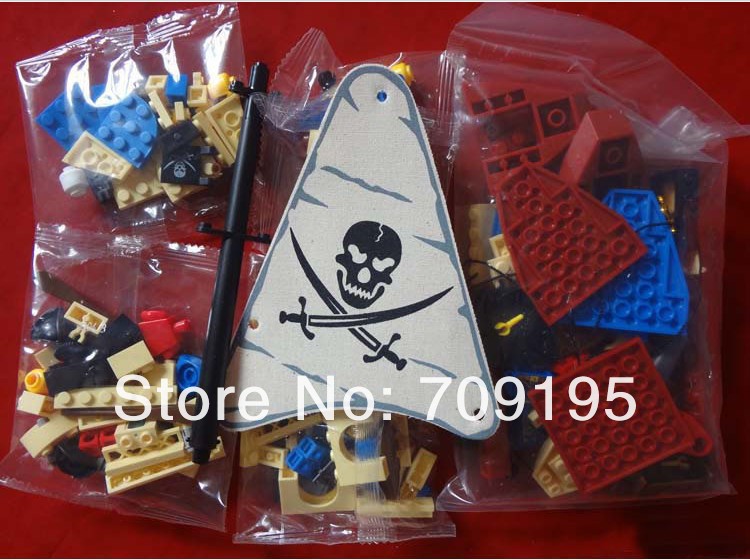Детский конструктор пиратский корабль с командой