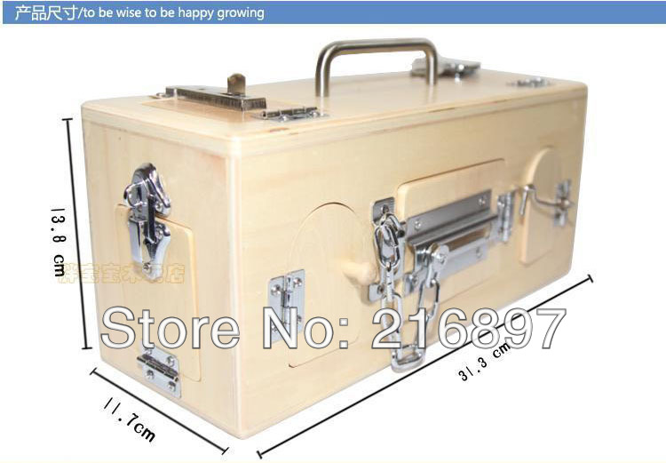 Деревянная коробка с замками