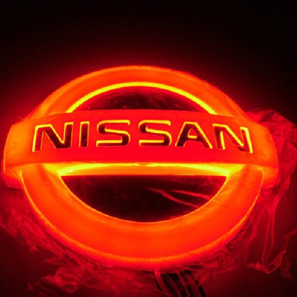   Nissan 4d, led,  