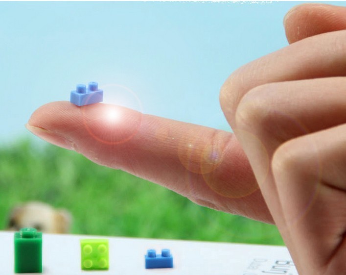 Пластиковый конструктор