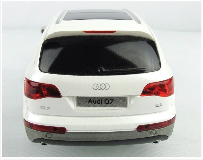  Audi Q7 -     1:14