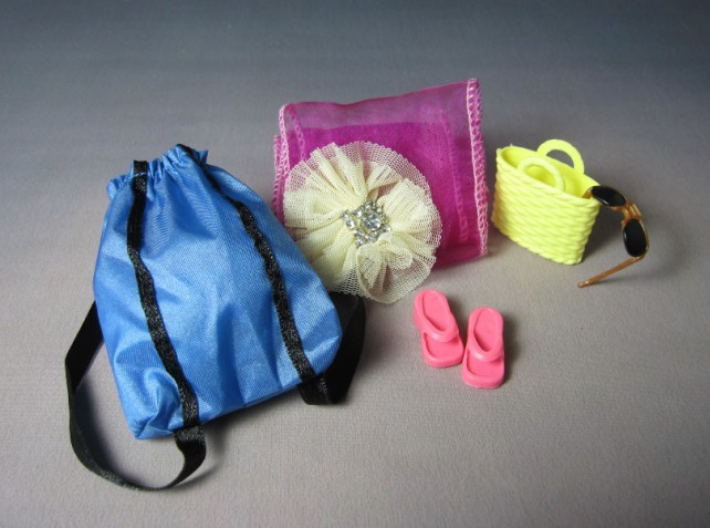 Комплект одежды и аксессуаров для Барби