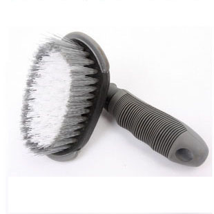 Автомобильная щетка для очистки шин, ковриков и деталей