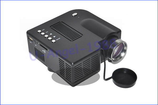 UC20 - небольшой цифровой светодиодный проектор, HD, SC / MMC до 8 Гб, USB
