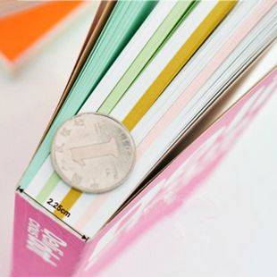 Записная книжка - блокнот с разноцветными страницами