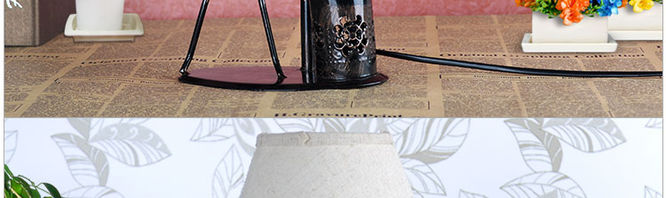 Настольная лампа с часами