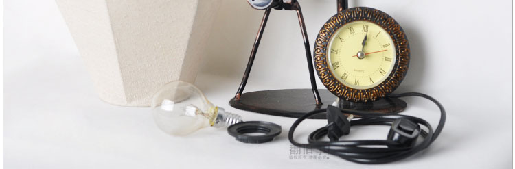 Настольная лампа с часами